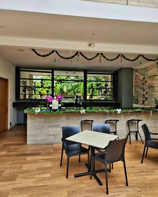 Stunning 1 Bdrm Condo Gym-Pool 10 Min To The Beach & Quinta Av Плая-дель-Кармен Экстерьер фото